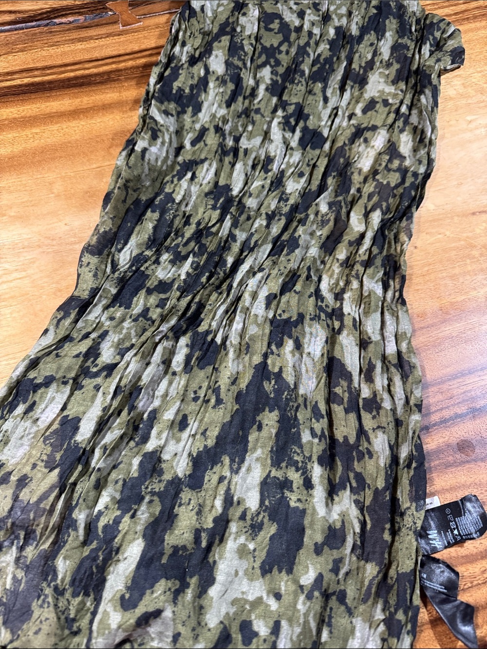 H&M Olive and Black Camouflage Scarf